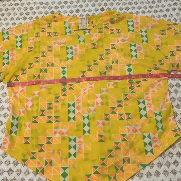 Vintage Vanda Fashions Key West Hand Print Floral Handkerchief Hem Blouse Top - Picture 8 of 8